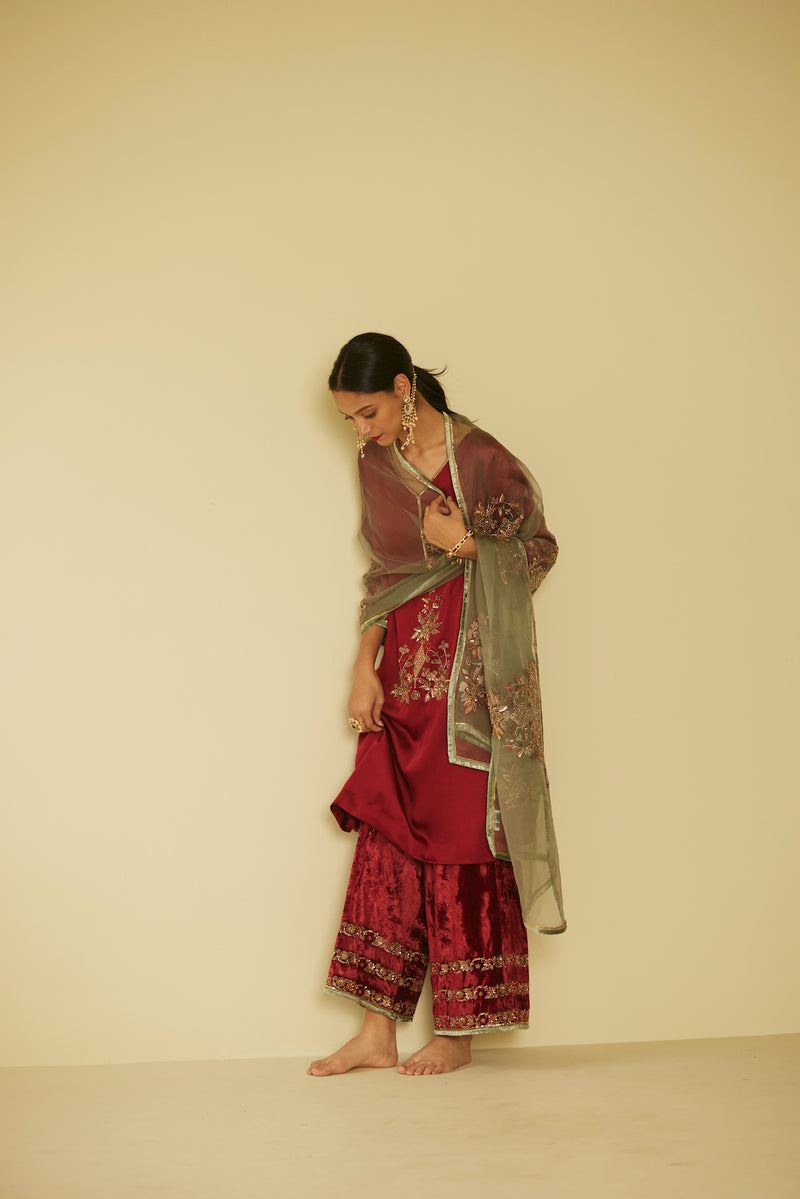 Red Arya Kurta Set