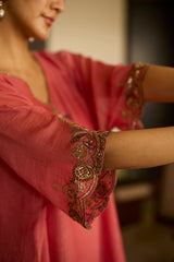 Pink Sabr kaftan